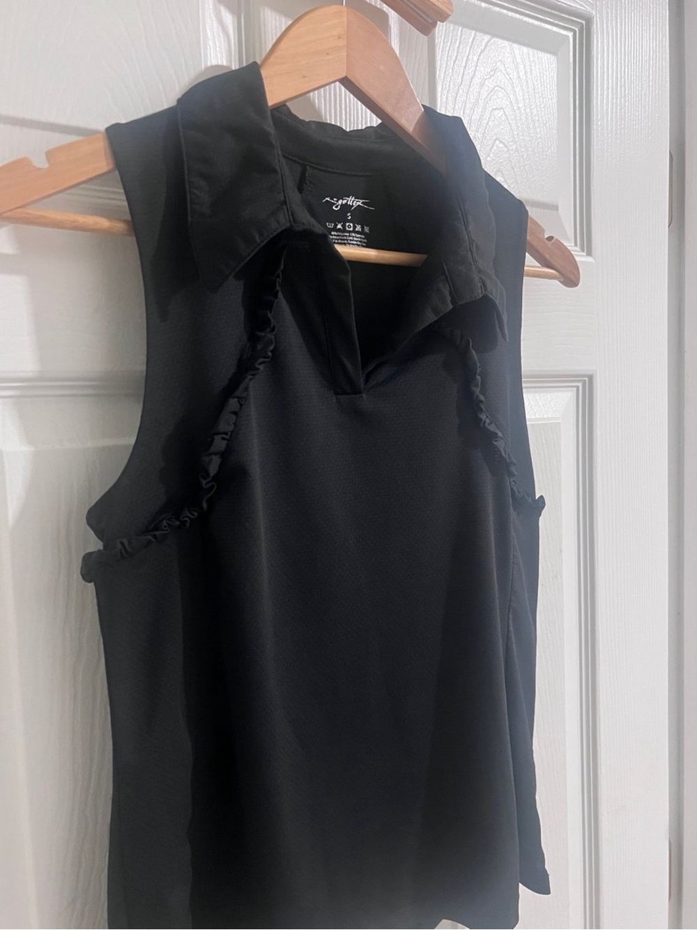 Black Sleeveless Golf Ruffle-Collar Top